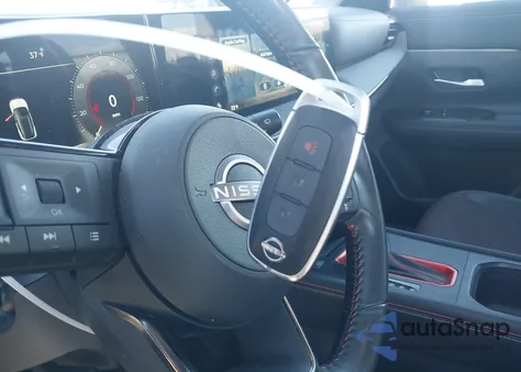 2025 Nissan Kicks Sr Intelligent Awd z USA, uszkodzony, nr VIN 3N8AP6DBXSL313288